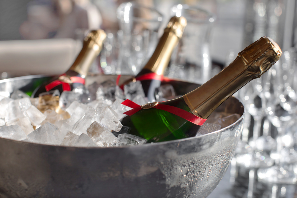 Tips on Choosing the Perfect Champagne Bucket