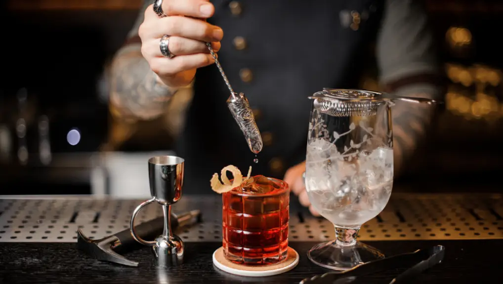 The Role of Bar Tools in Crafting Cocktails